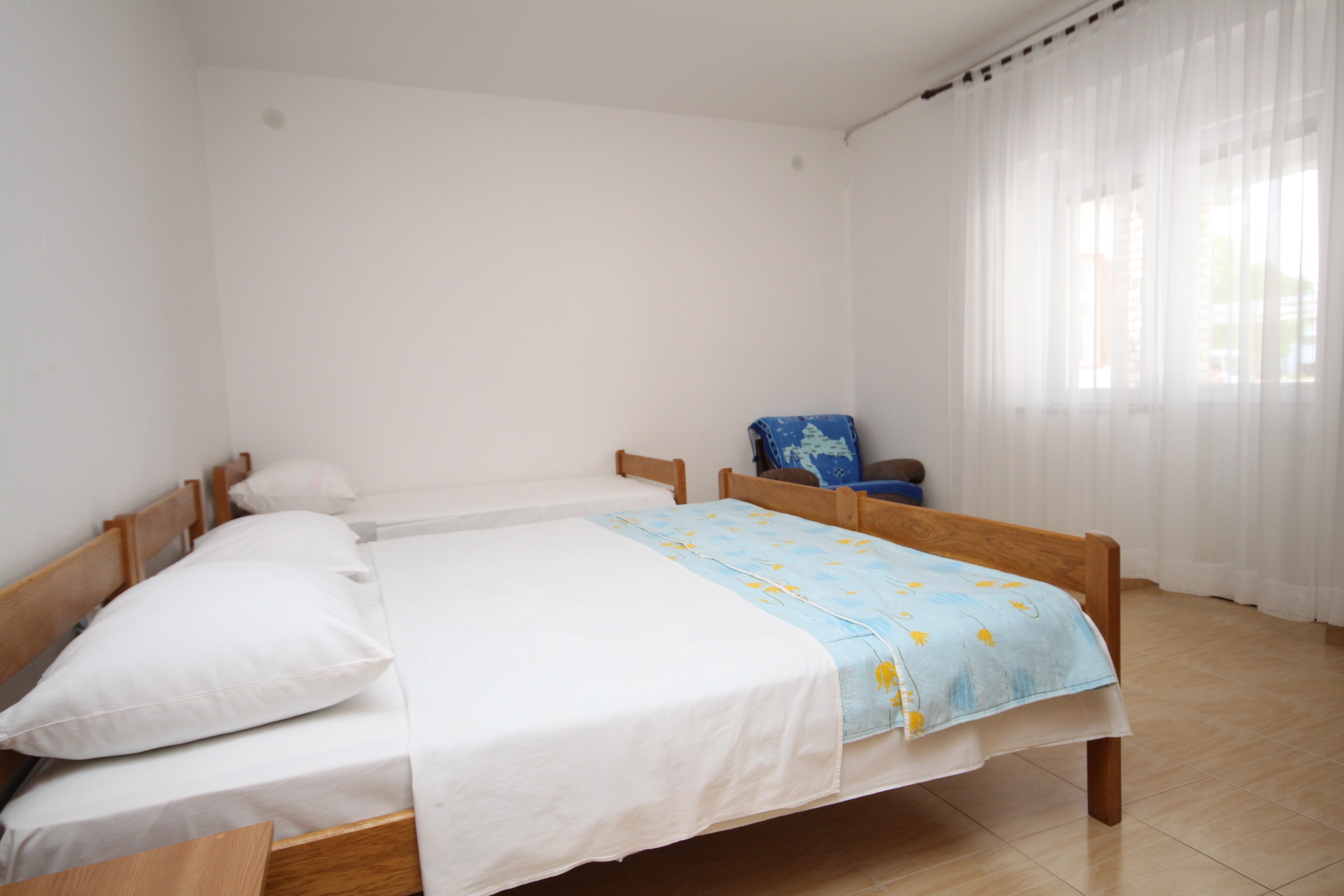 Two bedroom apartment with terrace Seline, Paklenica  A-a