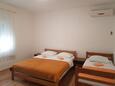 Ložnice 1 Seline, Ložnice 1 v ubytování typu apartment, s klimatizací a WiFi.