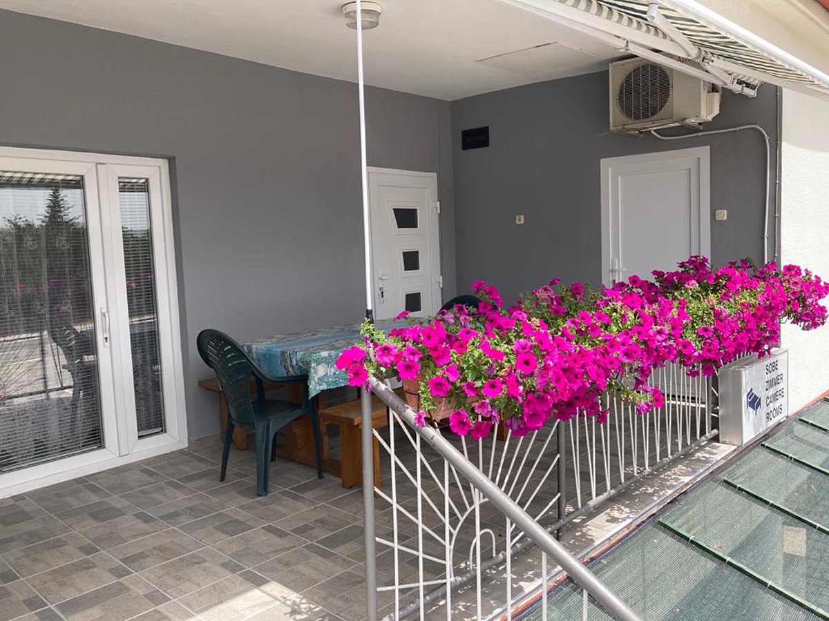 Four bedroom apartment with terrace Seline, Paklenica  A-b