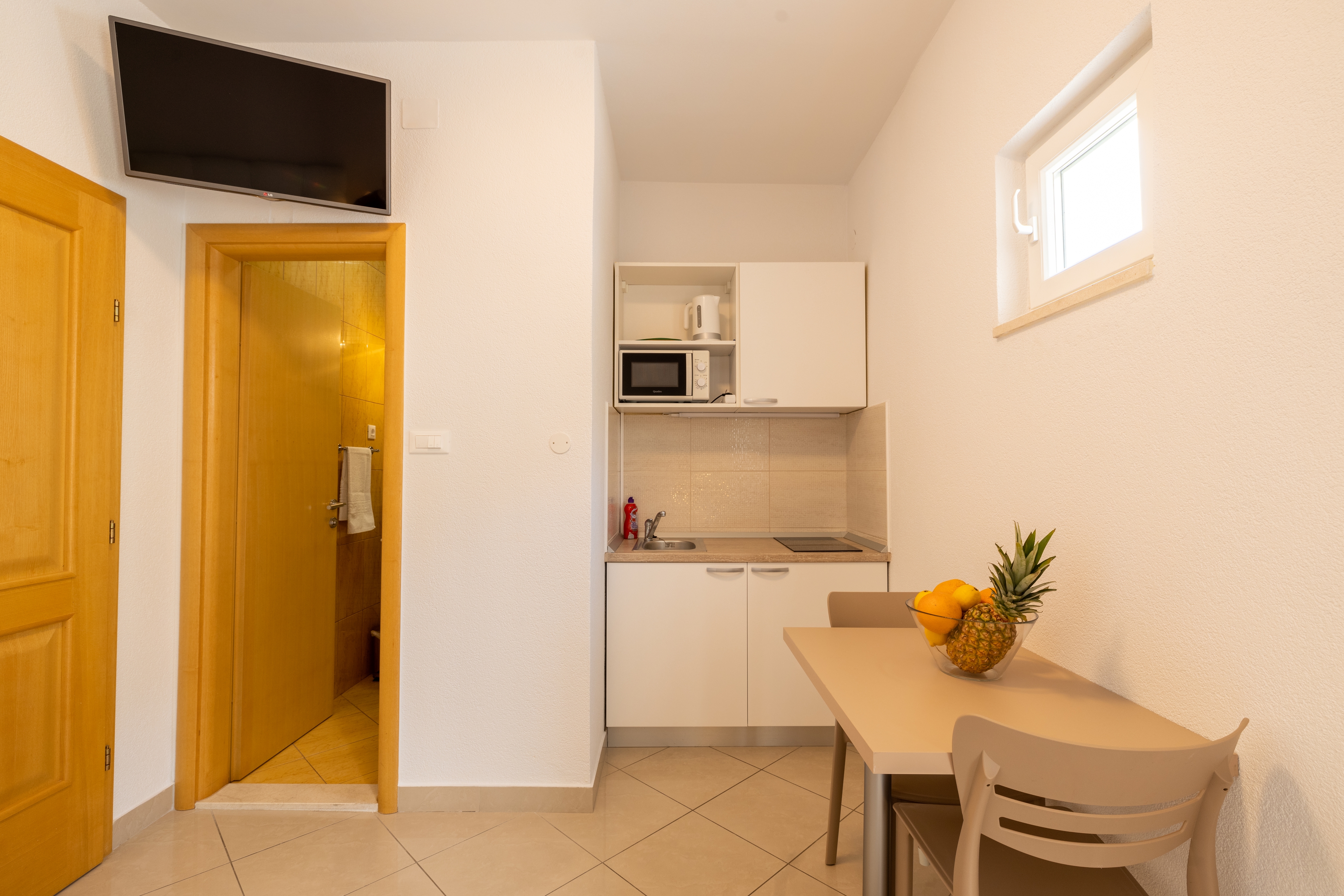 Studio flat with balcony Makarska (AS-6632-a)