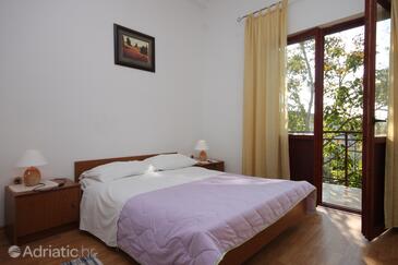 Bedroom Starigrad, Bedroom in the room, dostupna klima i WIFI.