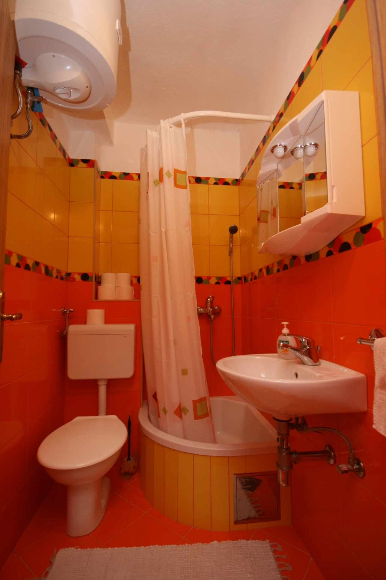 Two bedroom apartment with terrace Makarska  A-a