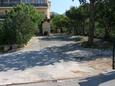 Parking lot Starigrad, Paklenica, Parking lot 6637 - Rooms by the sea.