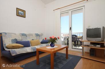 Living room Makarska, Living room in the apartment, dostupna klima, dopusteni kucni ljubimci i WIFI.