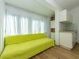 Dining room Drašnice, Dining room in the apartment, air condition available and WiFi.