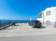 Drašnice, Makarska, Parking lot 6652 - Apartments near sea with pebble beach.