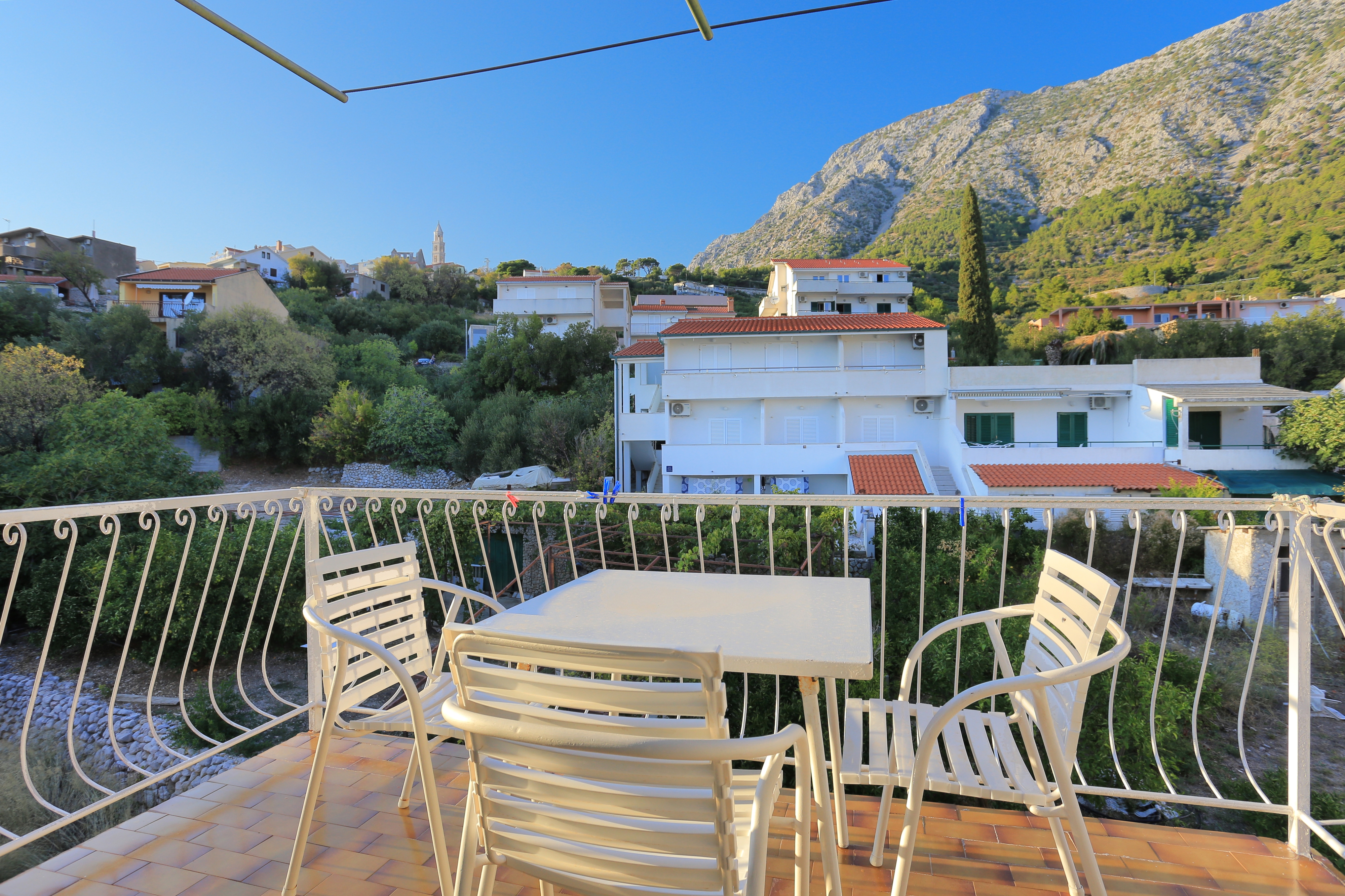 Three bedroom apartment near beach Igrane, Makarska  A-a