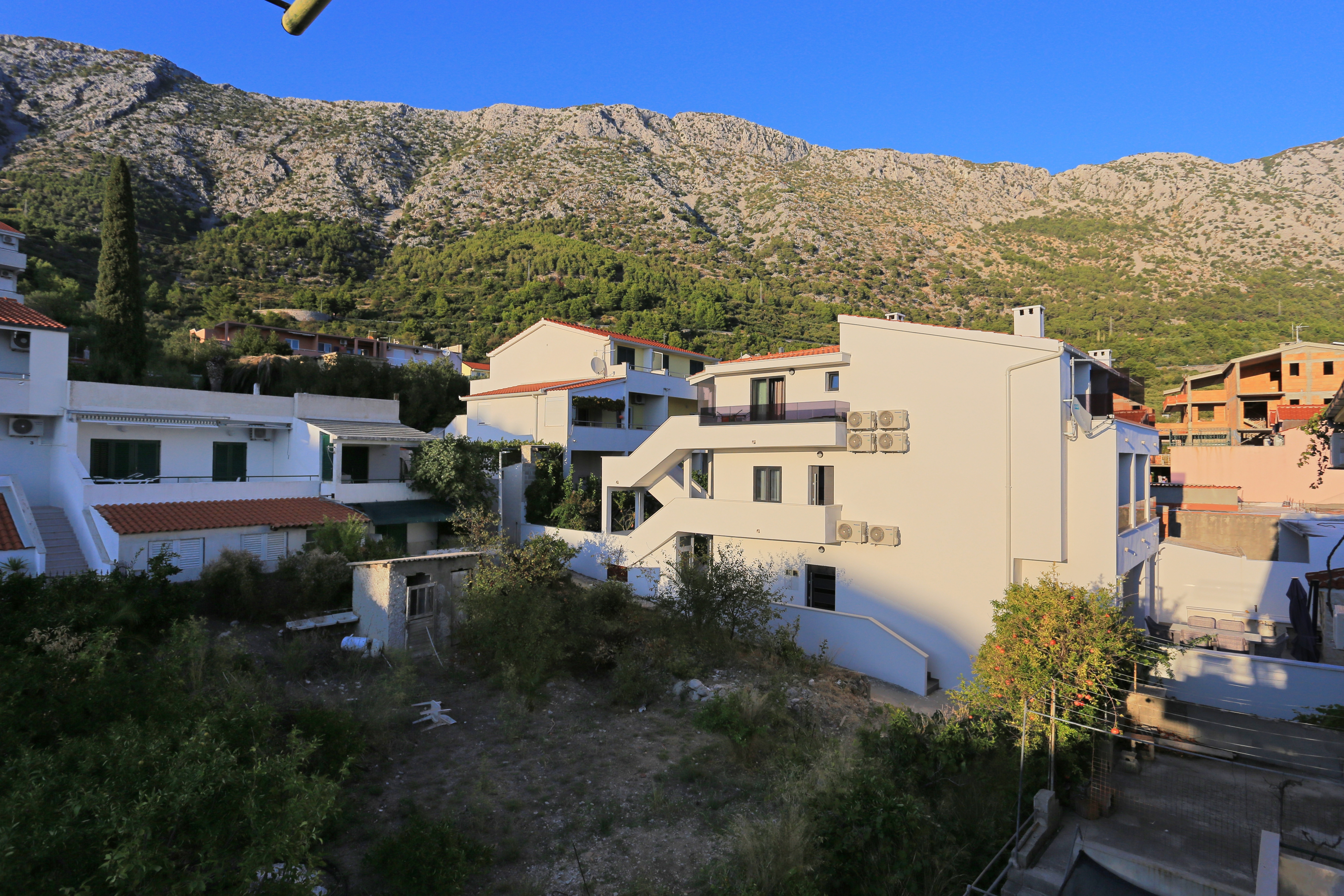 Three bedroom apartment near beach Igrane, Makarska  A-a