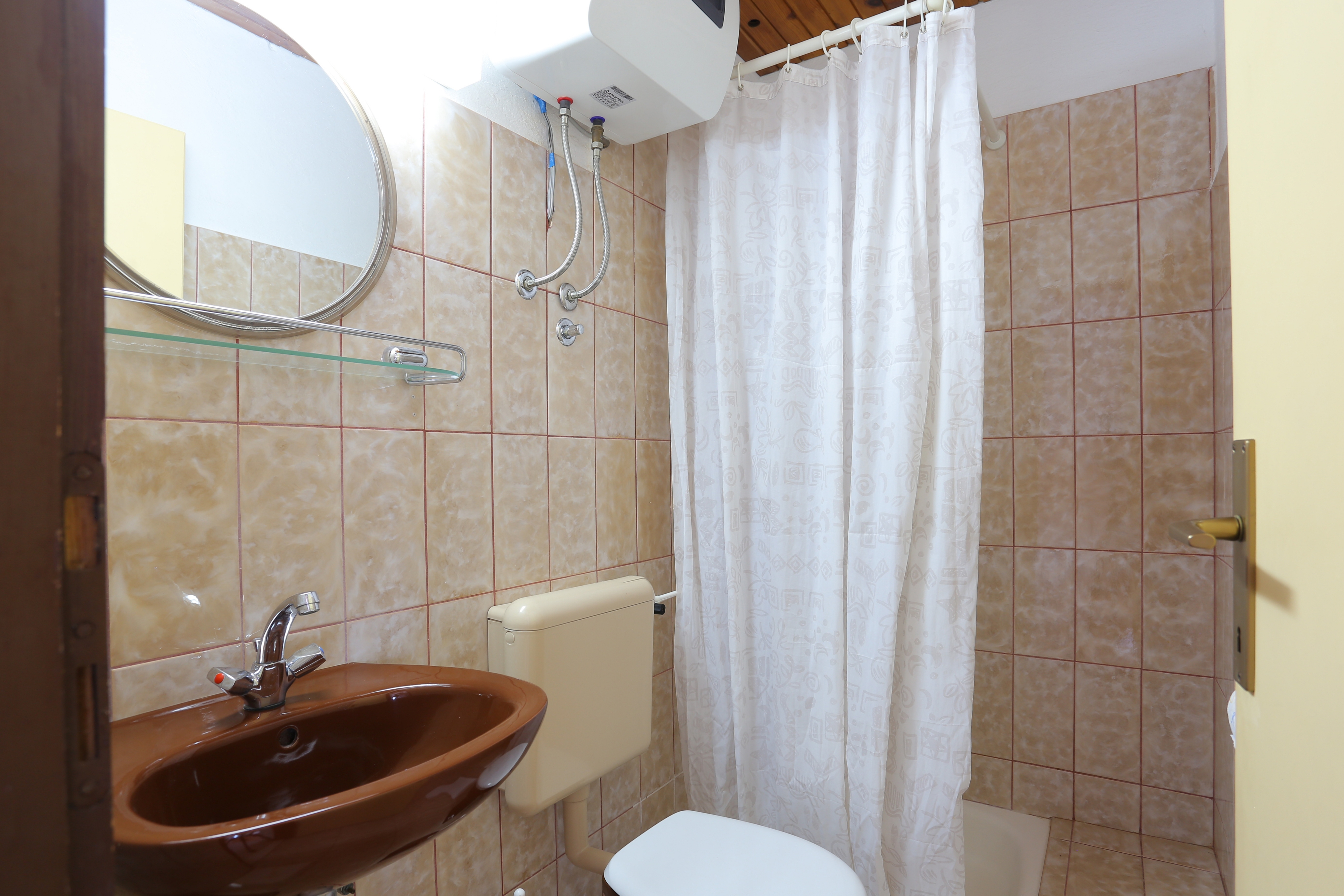 Three bedroom apartment near beach Igrane, Makarska  A-a