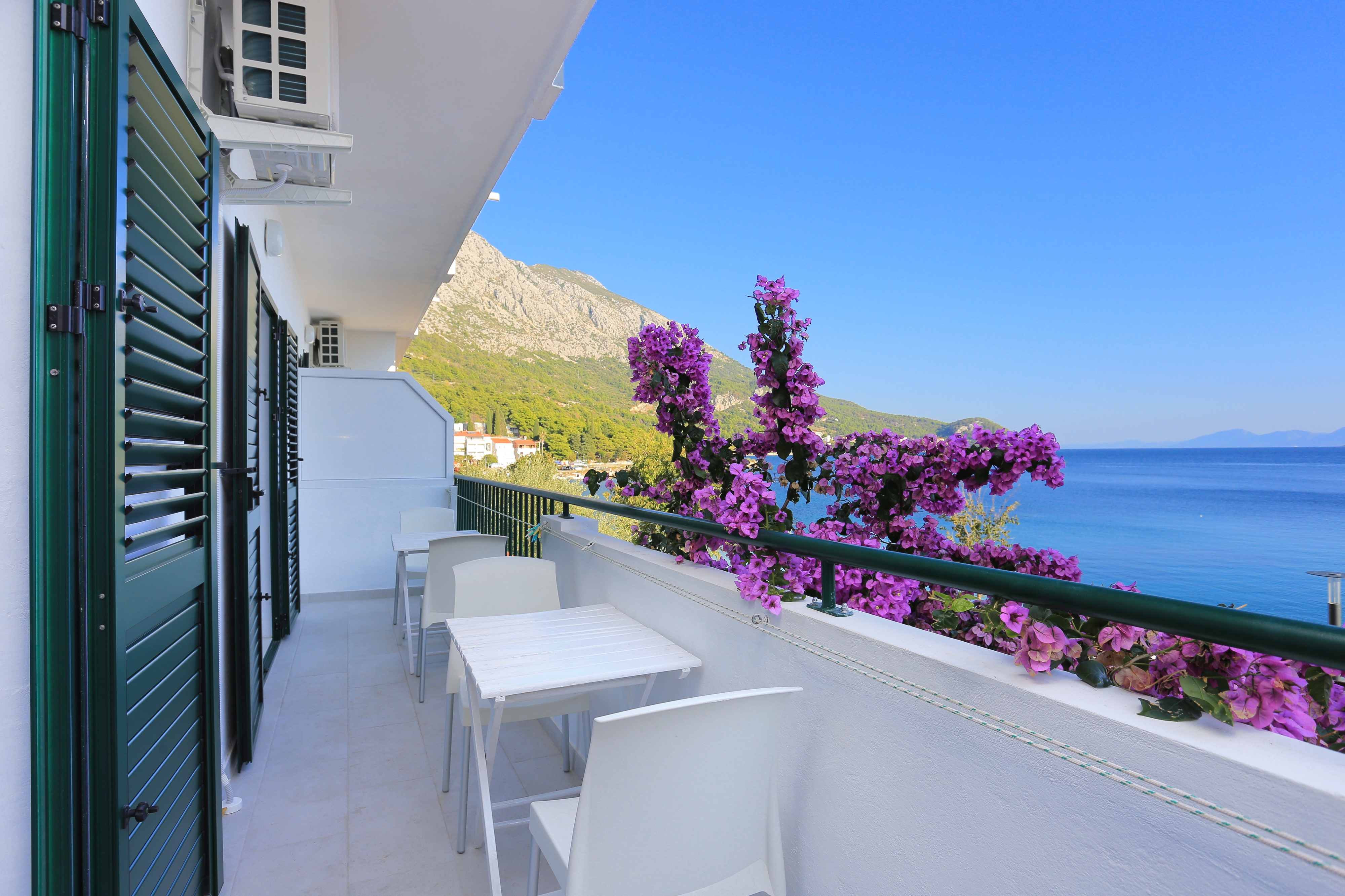 One bedroom apartment near beach Igrane, Makarska  A-c