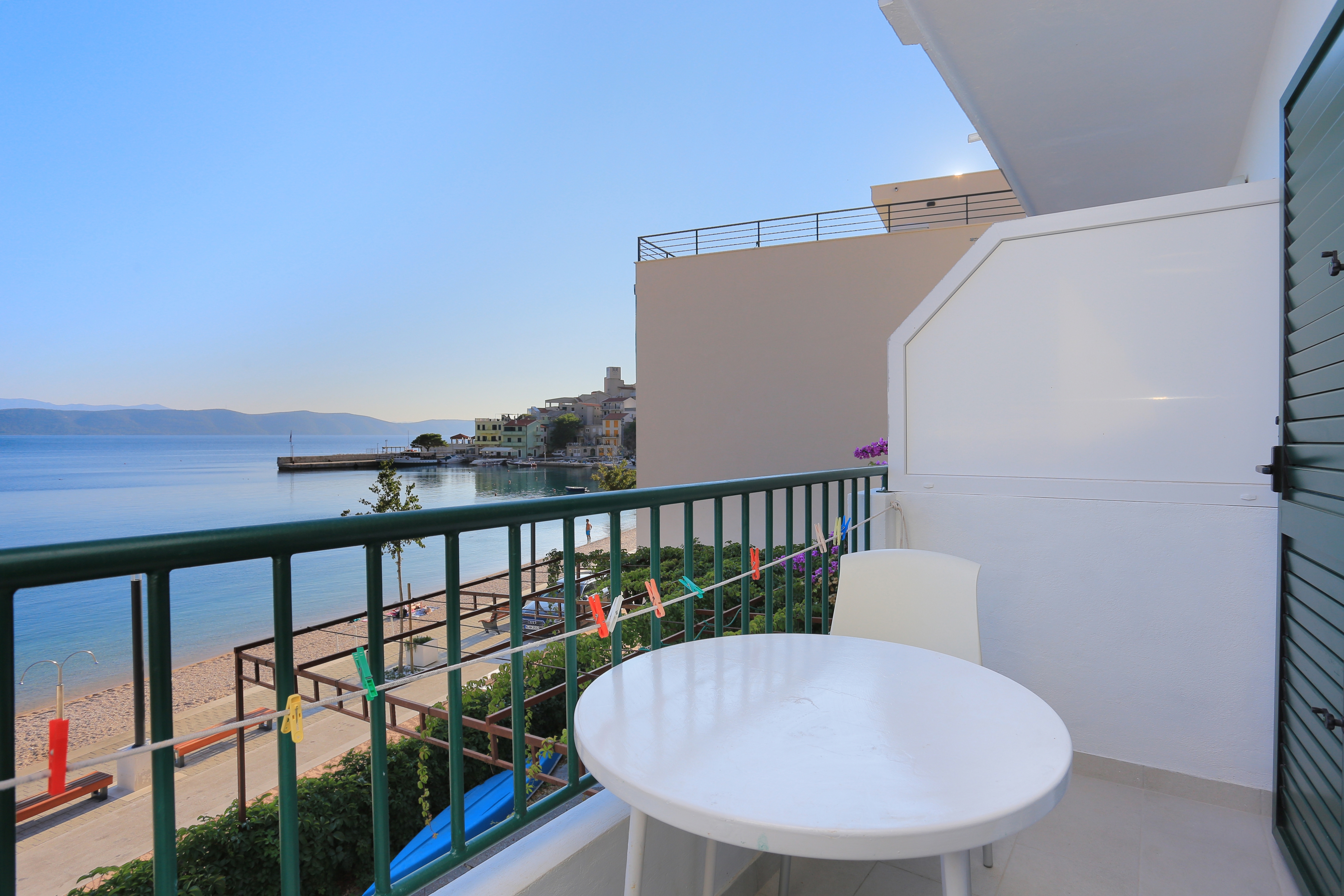 Three bedroom apartment near beach Igrane, Makarska  A-d