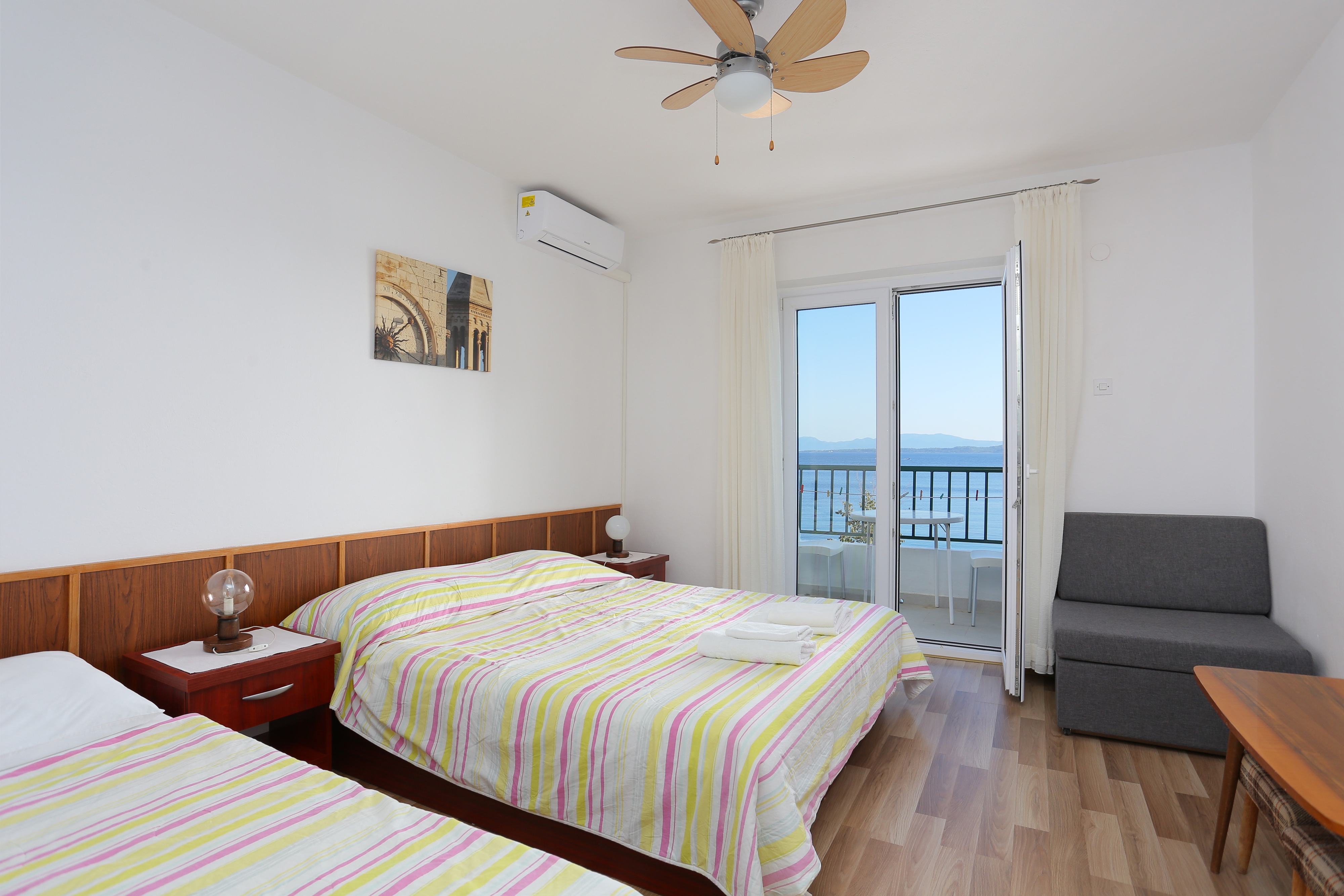 Three bedroom apartment near beach Igrane, Makarska (A-6653-d) Three bedroom apartment near beach Igrane, Makarska (A-6653-d)