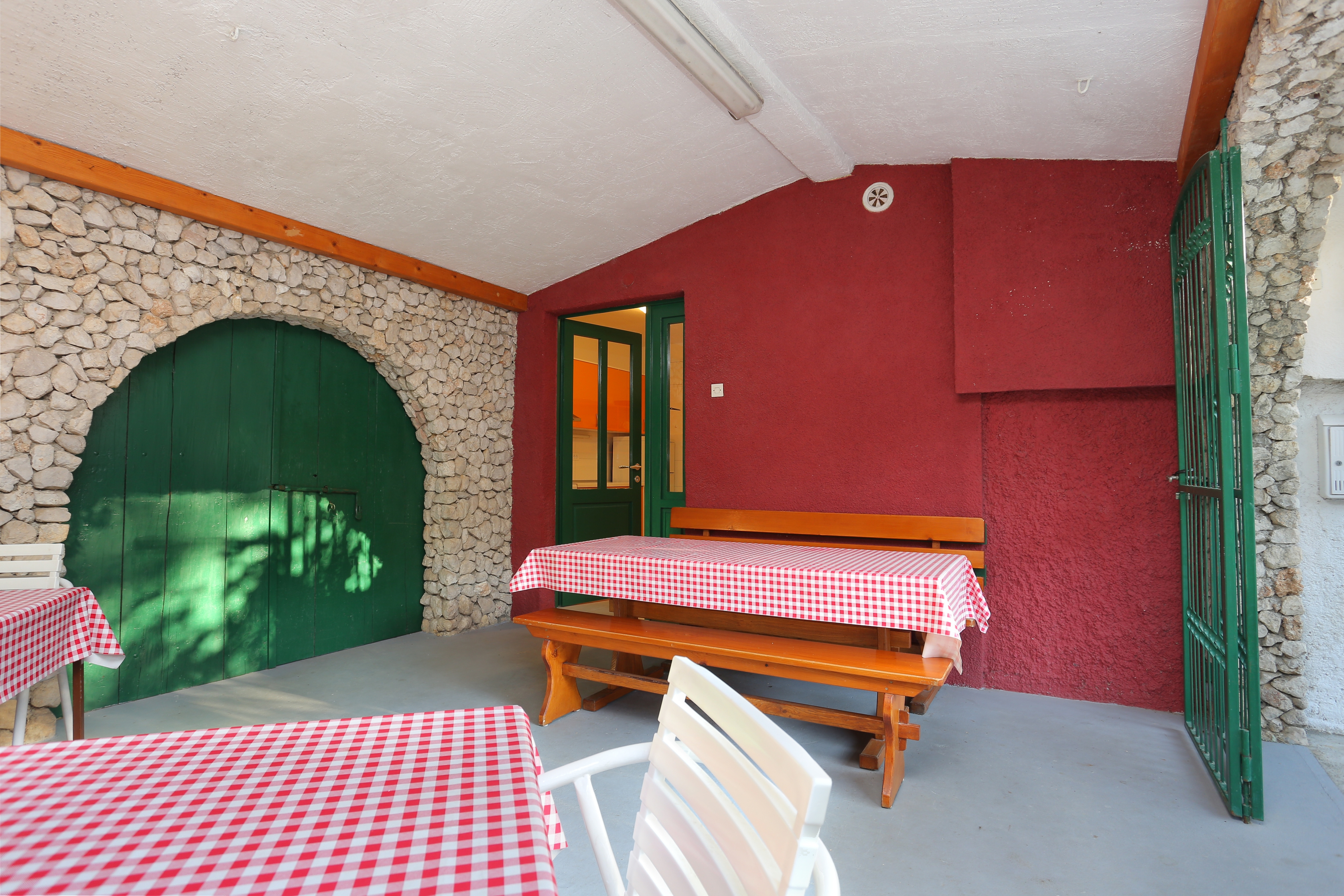 Three bedroom apartment near beach Igrane, Makarska  A-d