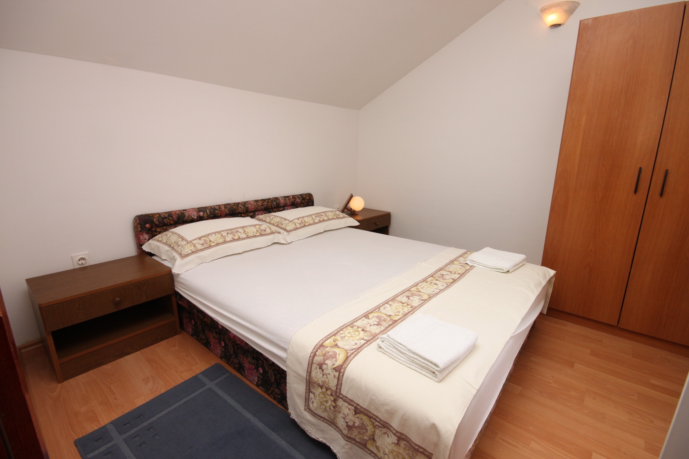 Two bedroom apartment near beach Drvenik Donja vala, Makarska  A-a