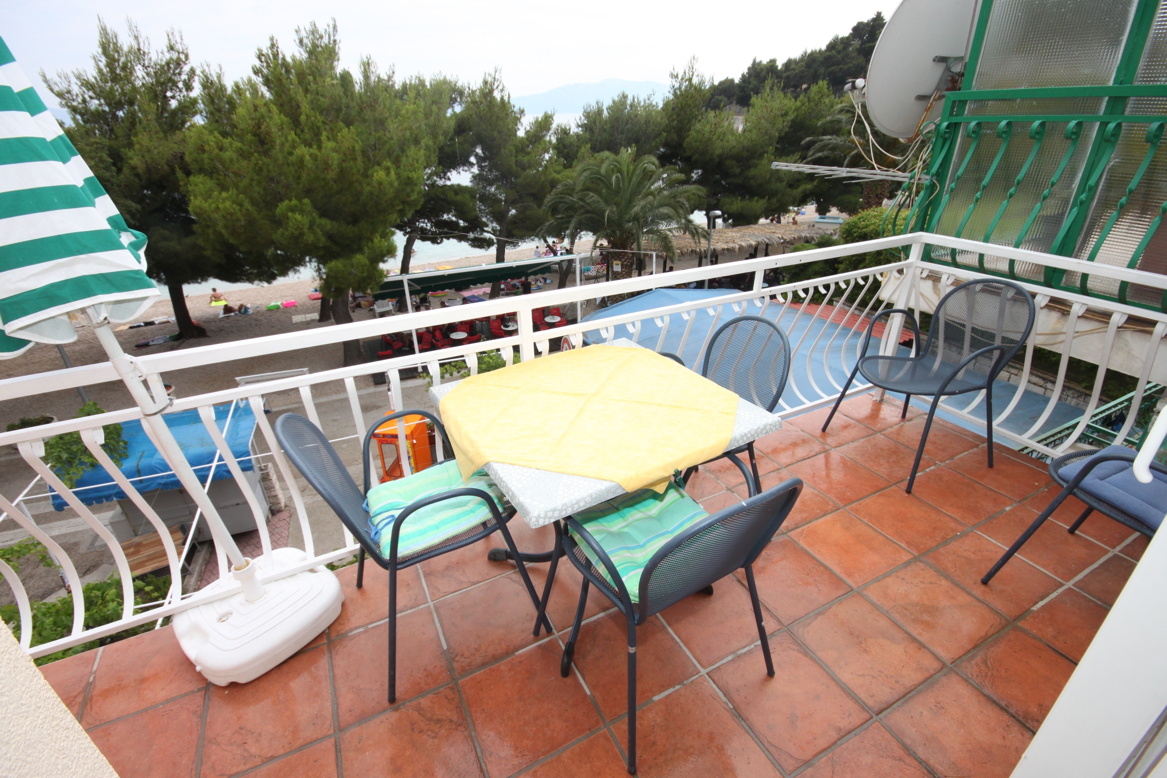 Two bedroom apartment near beach Drvenik Donja vala, Makarska  A-a