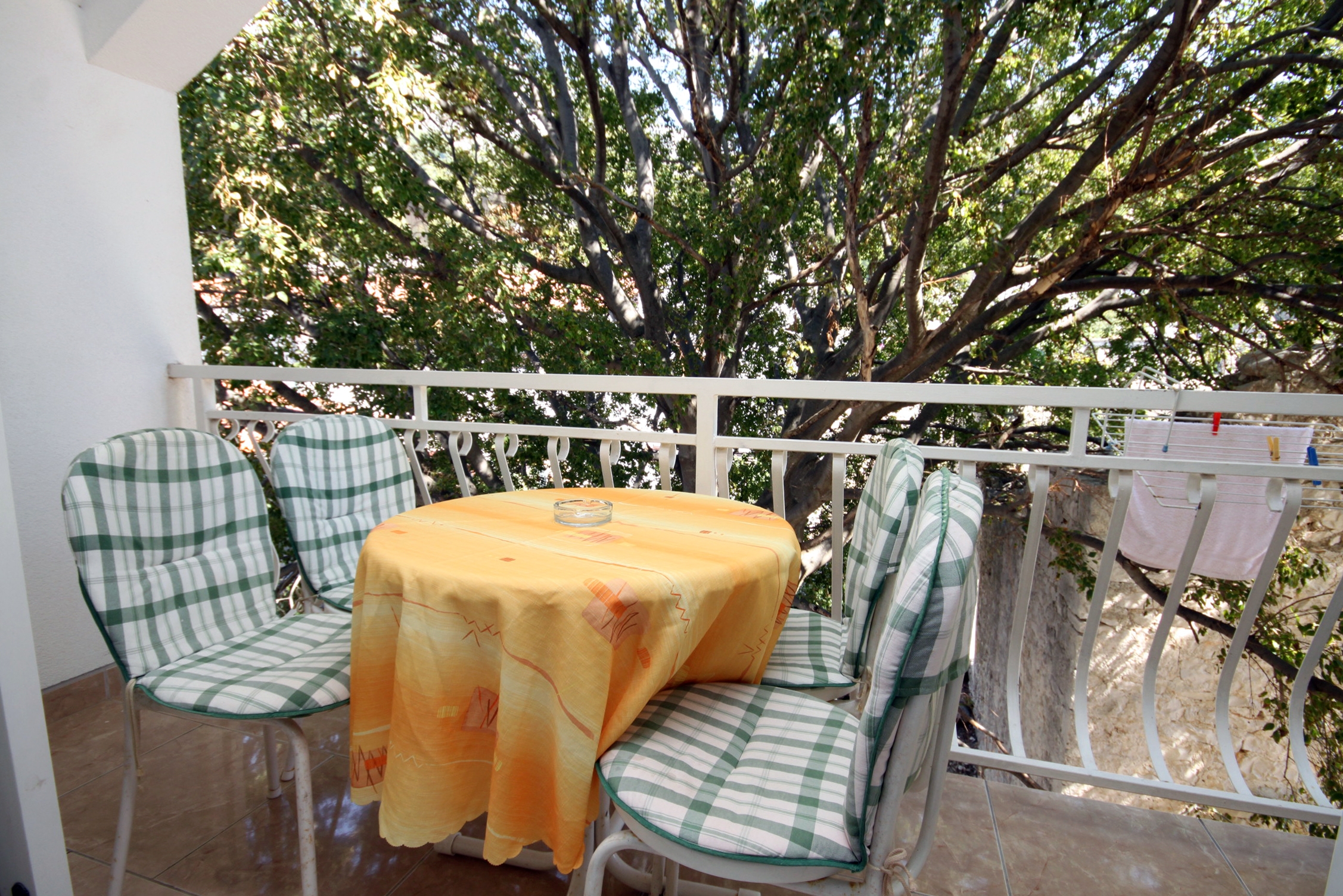 One bedroom apartment near beach Drvenik Donja vala, Makarska (A-6658-b)