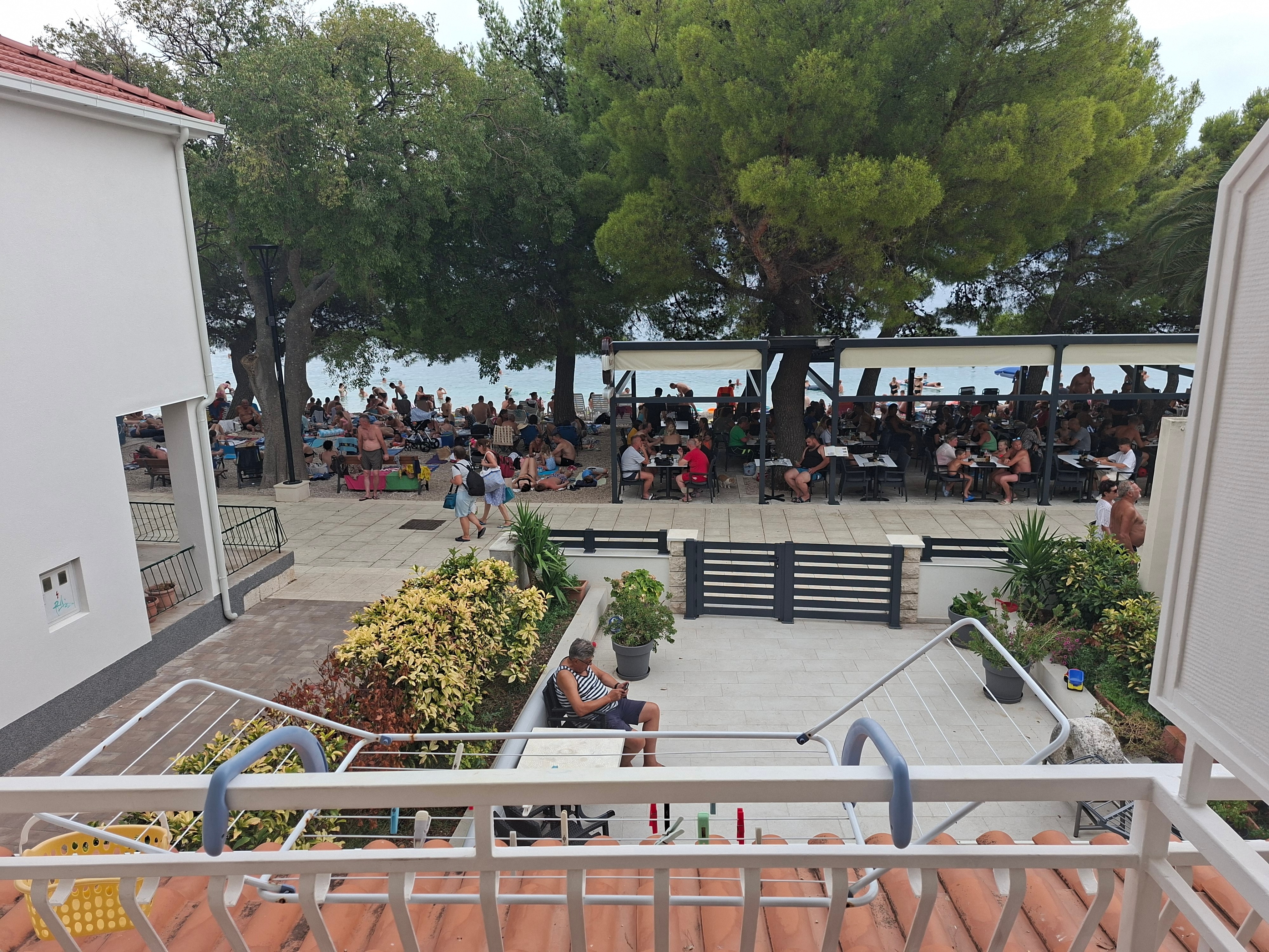 One bedroom apartment near beach Drvenik Donja vala, Makarska (A-6658-c)