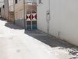 Zaostrog, Makarska, Parking lot 6659 - Apartments near sea with pebble beach.