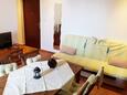 Gradac, Dining room in the apartment, air condition available, (pet friendly) and WiFi.