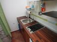 Gradac, Kitchen in the apartment, (pet friendly) and WiFi.