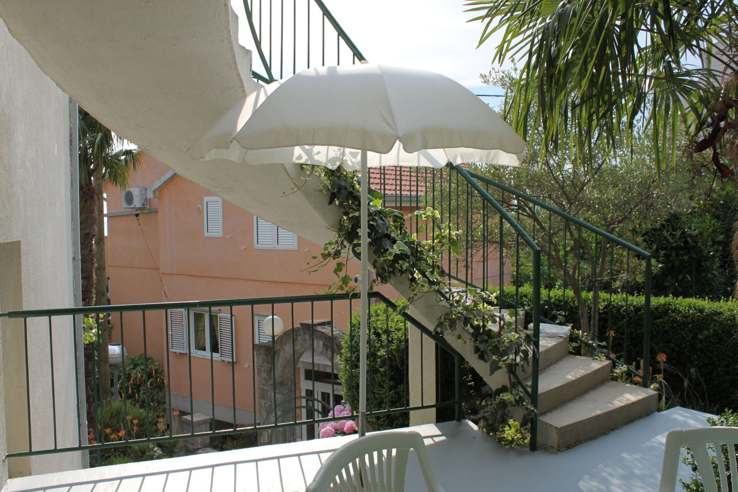 Two bedroom apartment with terrace and sea view Podgora, Makarska  A-a