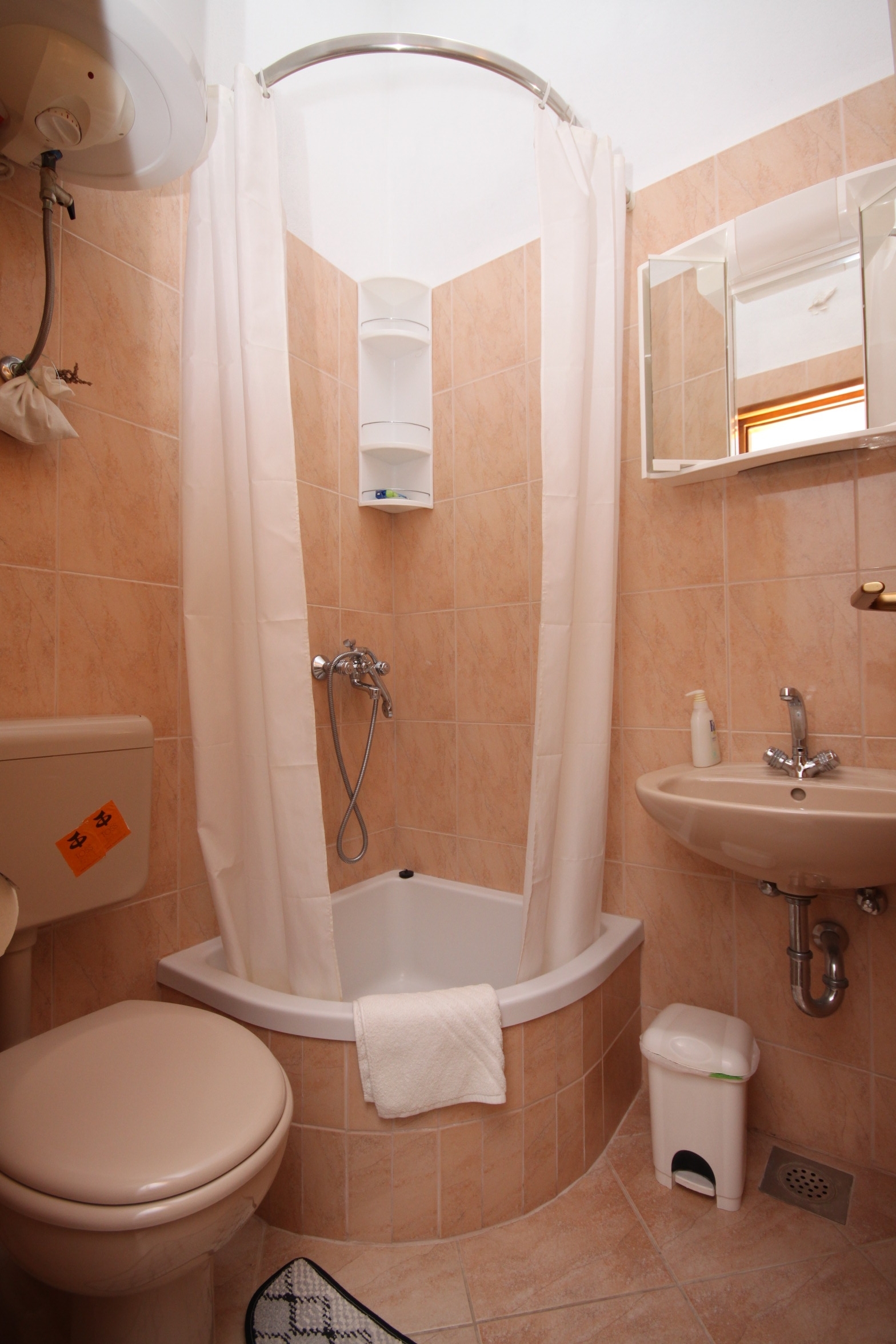 Three bedroom apartment near beach Podgora, Makarska  A-a