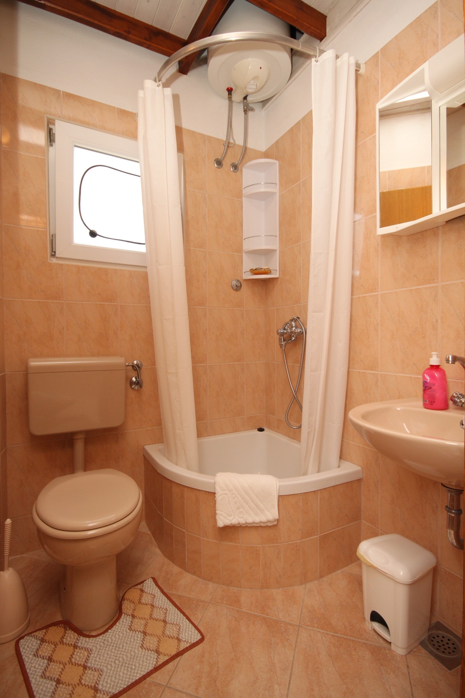 Three bedroom apartment near beach Podgora, Makarska  A-a