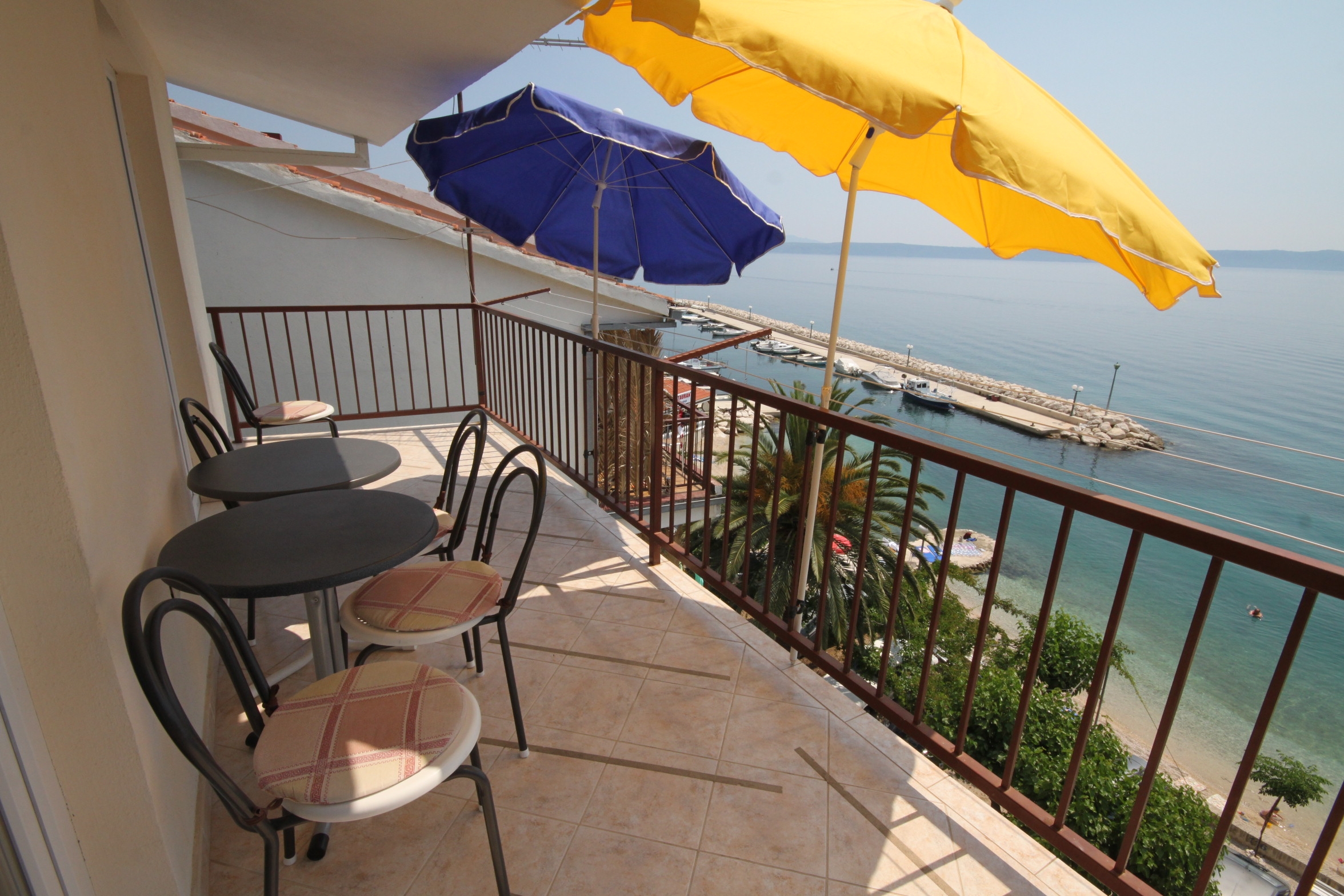 Three bedroom apartment near beach Podgora, Makarska  A-a