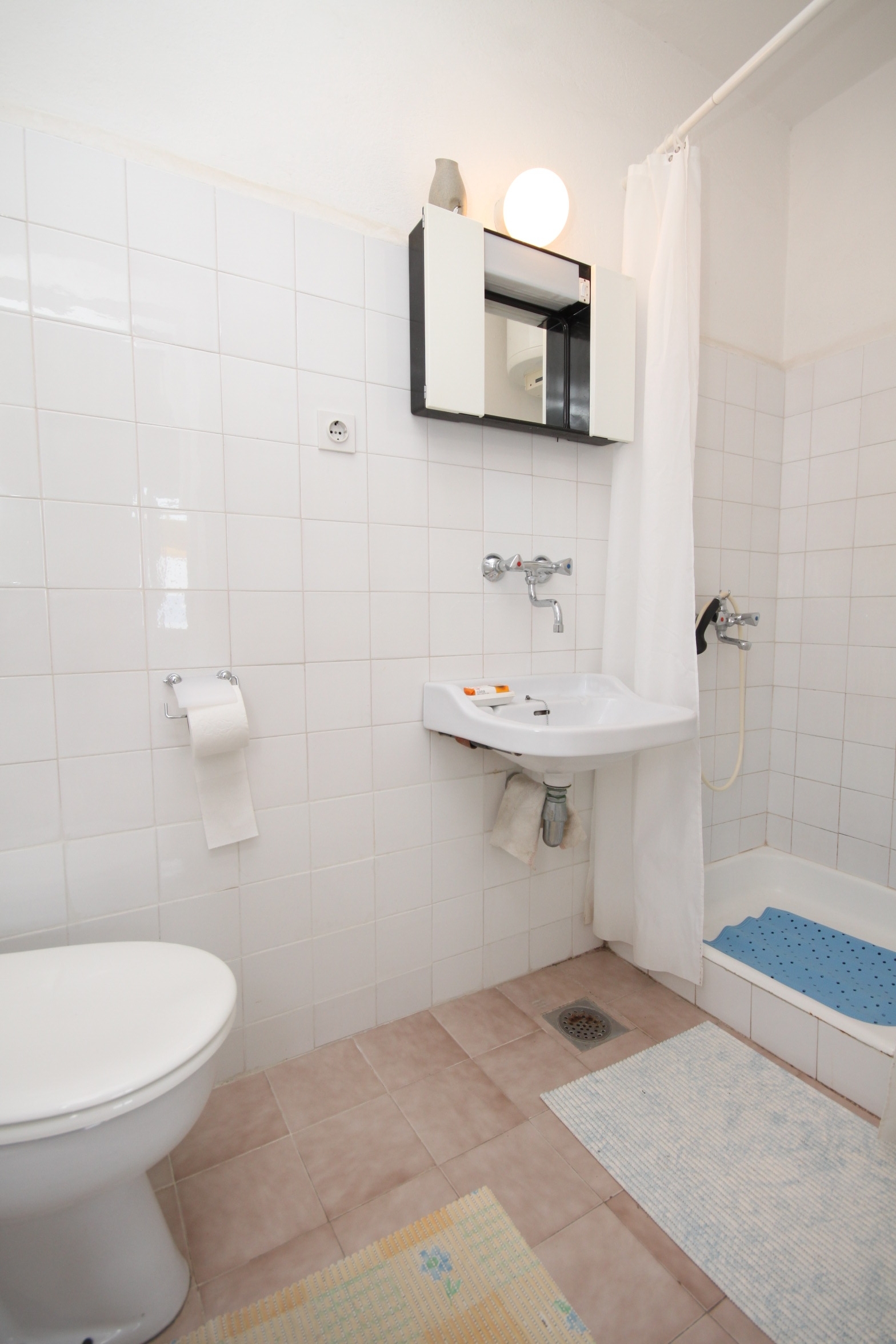 Three bedroom apartment near beach Podgora, Makarska  A-b