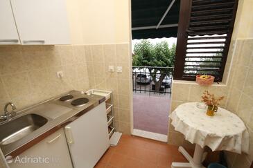 Podgora, Kitchen in the studio-apartment, WiFi.