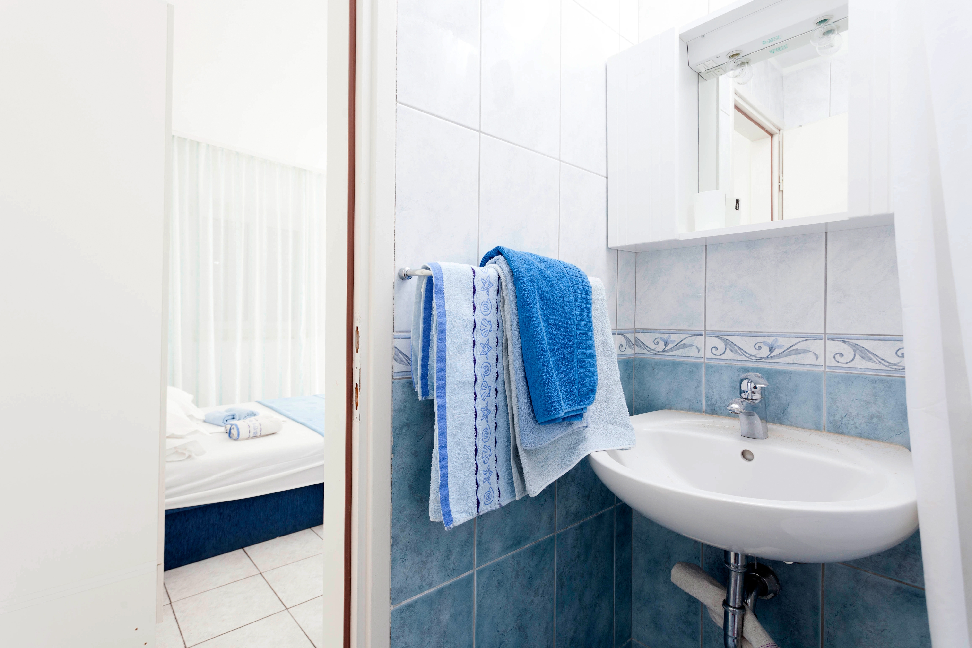 Two bedroom apartment with balcony and sea view Podgora, Makarska  A-b