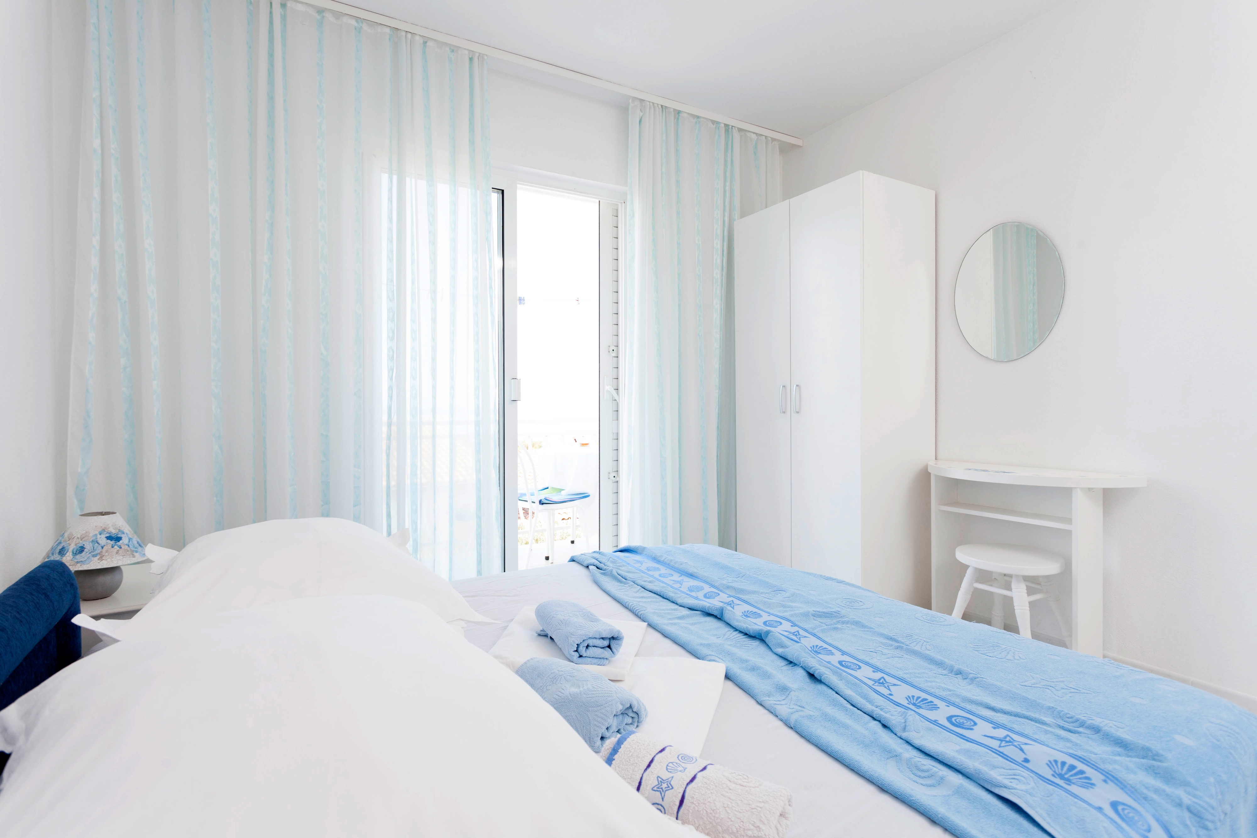 Two bedroom apartment with balcony and sea view Podgora, Makarska (A-6671-b)