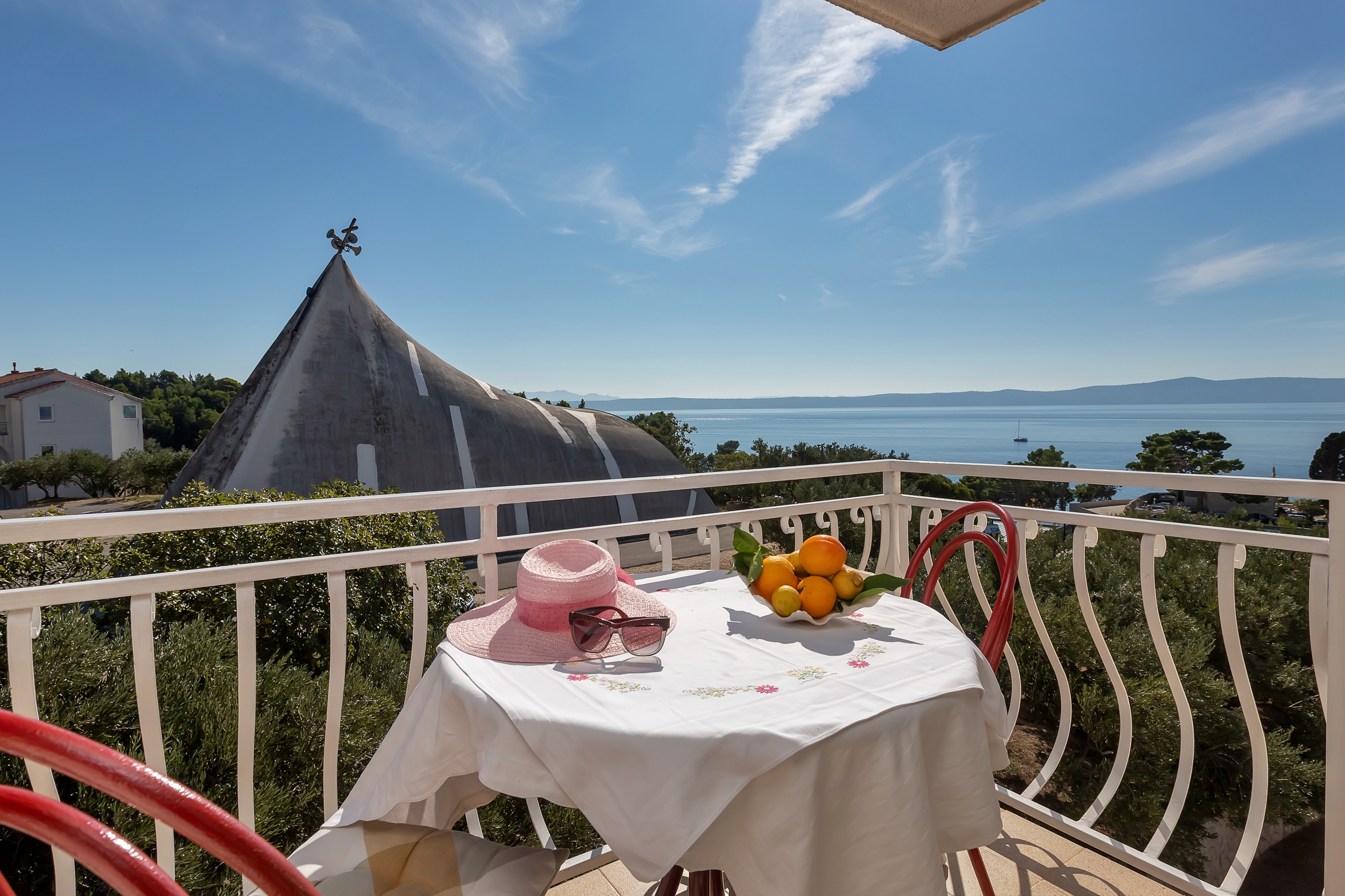 Two bedroom apartment with terrace and sea view Podgora, Makarska  A-c