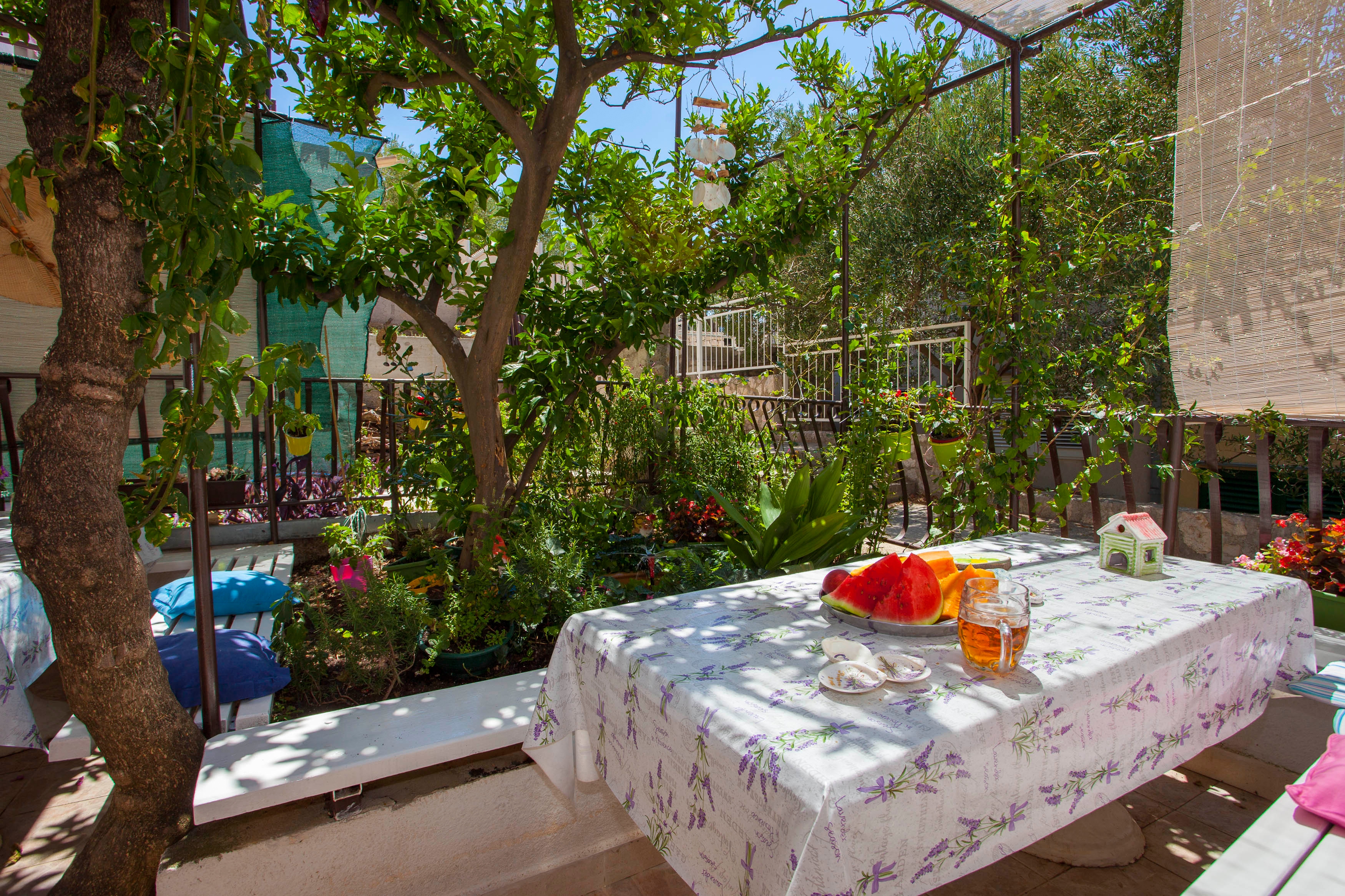 Three bedroom apartment with terrace and sea view Podgora, Makarska  A-d