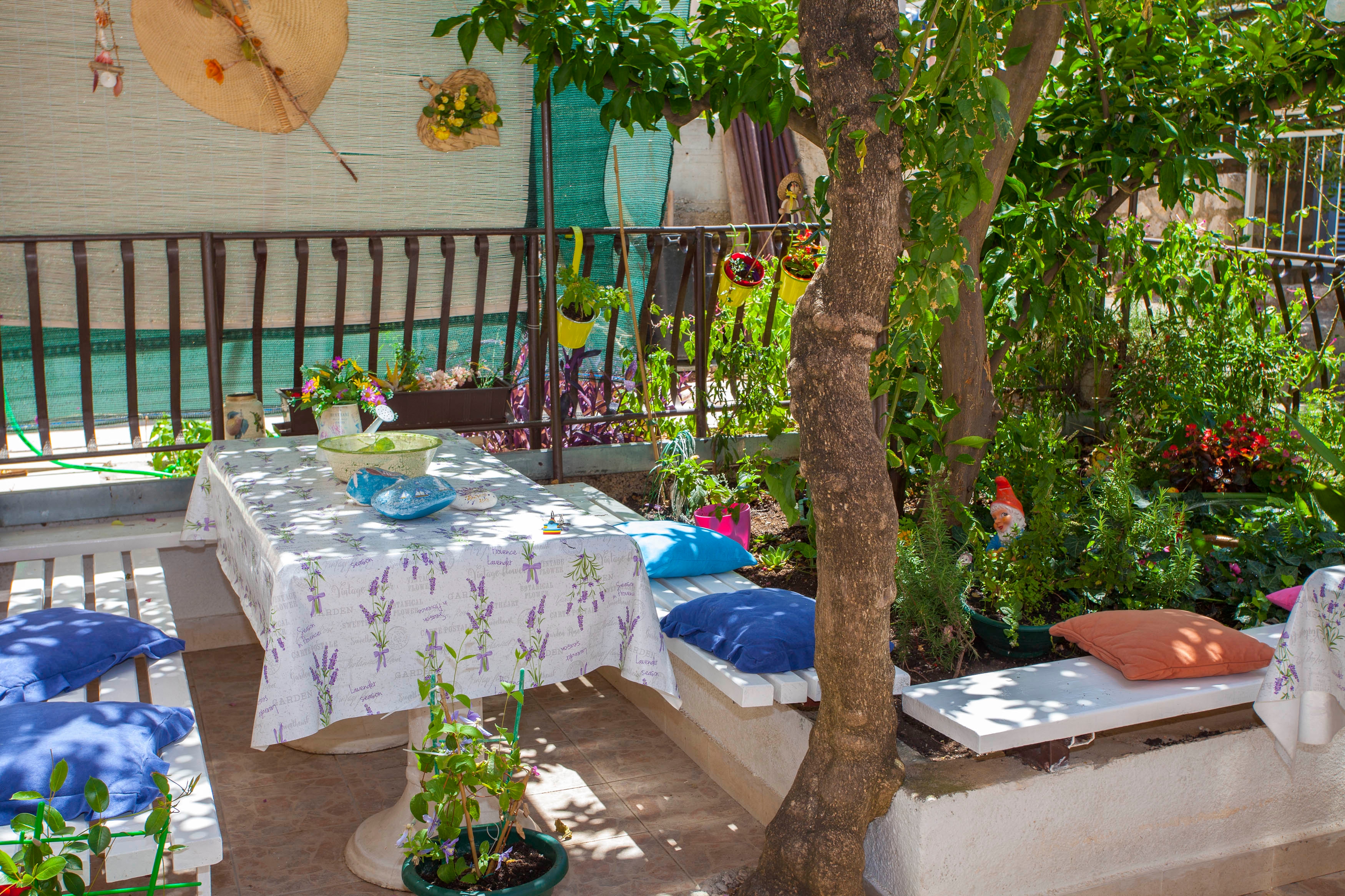 Three bedroom apartment with terrace and sea view Podgora, Makarska  A-d