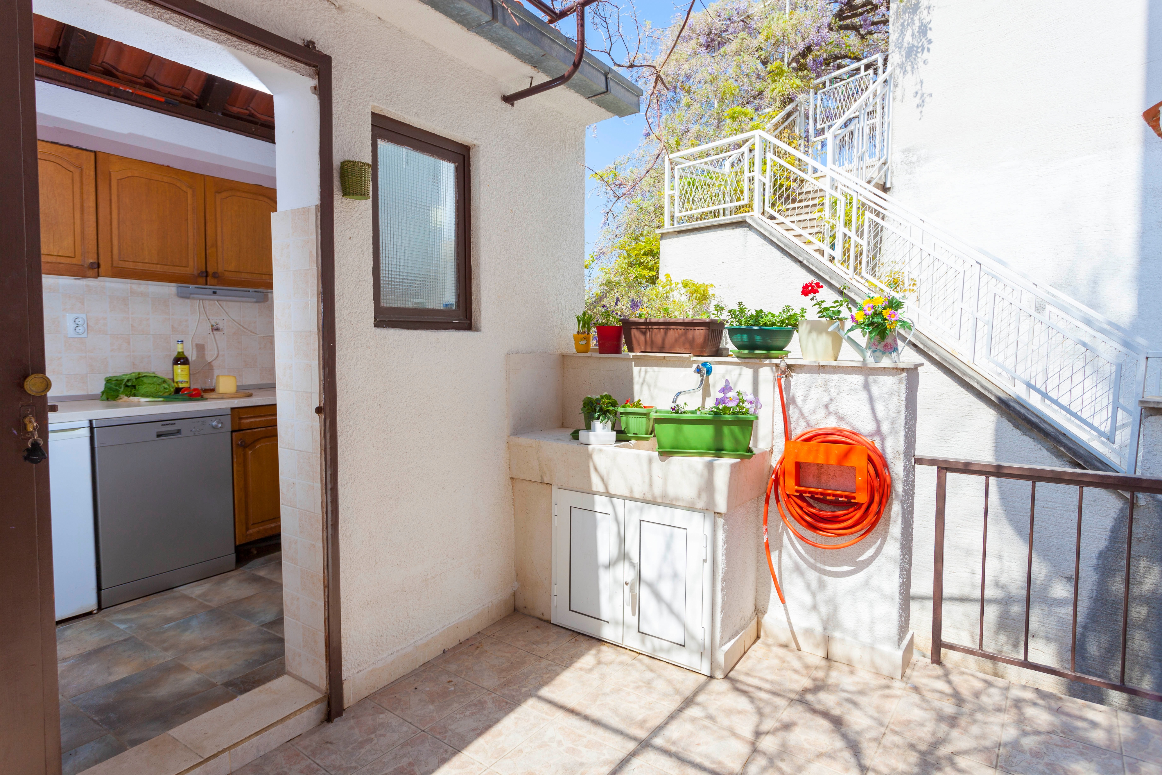 Three bedroom apartment with terrace and sea view Podgora, Makarska  A-d