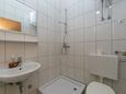 Ванная комната Podaca, Ванная комната в размещении типа apartment, Домашние животные допускаются и WiFi.