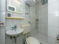 Ванная комната Podaca, Ванная комната в размещении типа apartment, Домашние животные допускаются и WiFi.