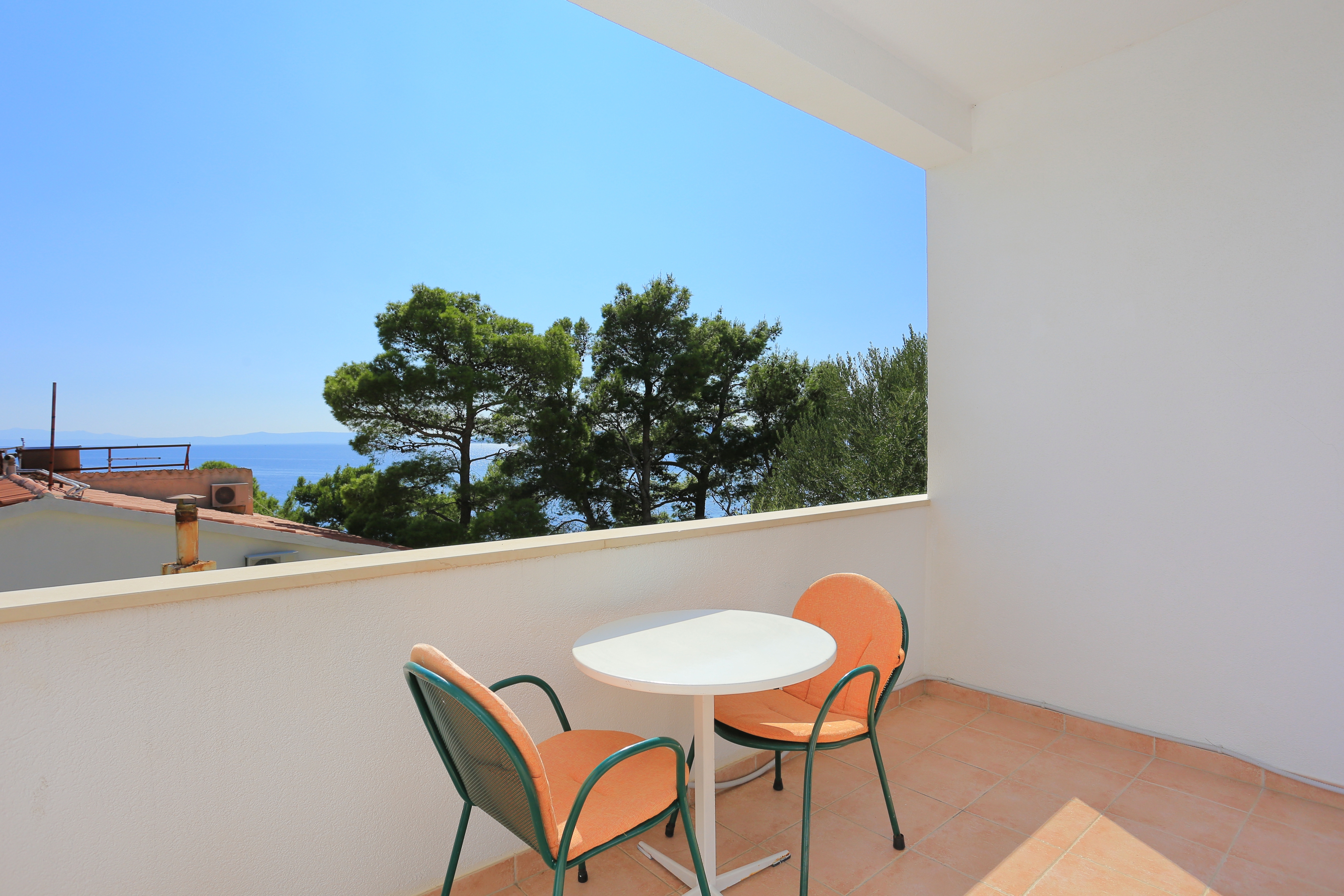 Two bedroom apartment with terrace and sea view Brela, Makarska  A-a