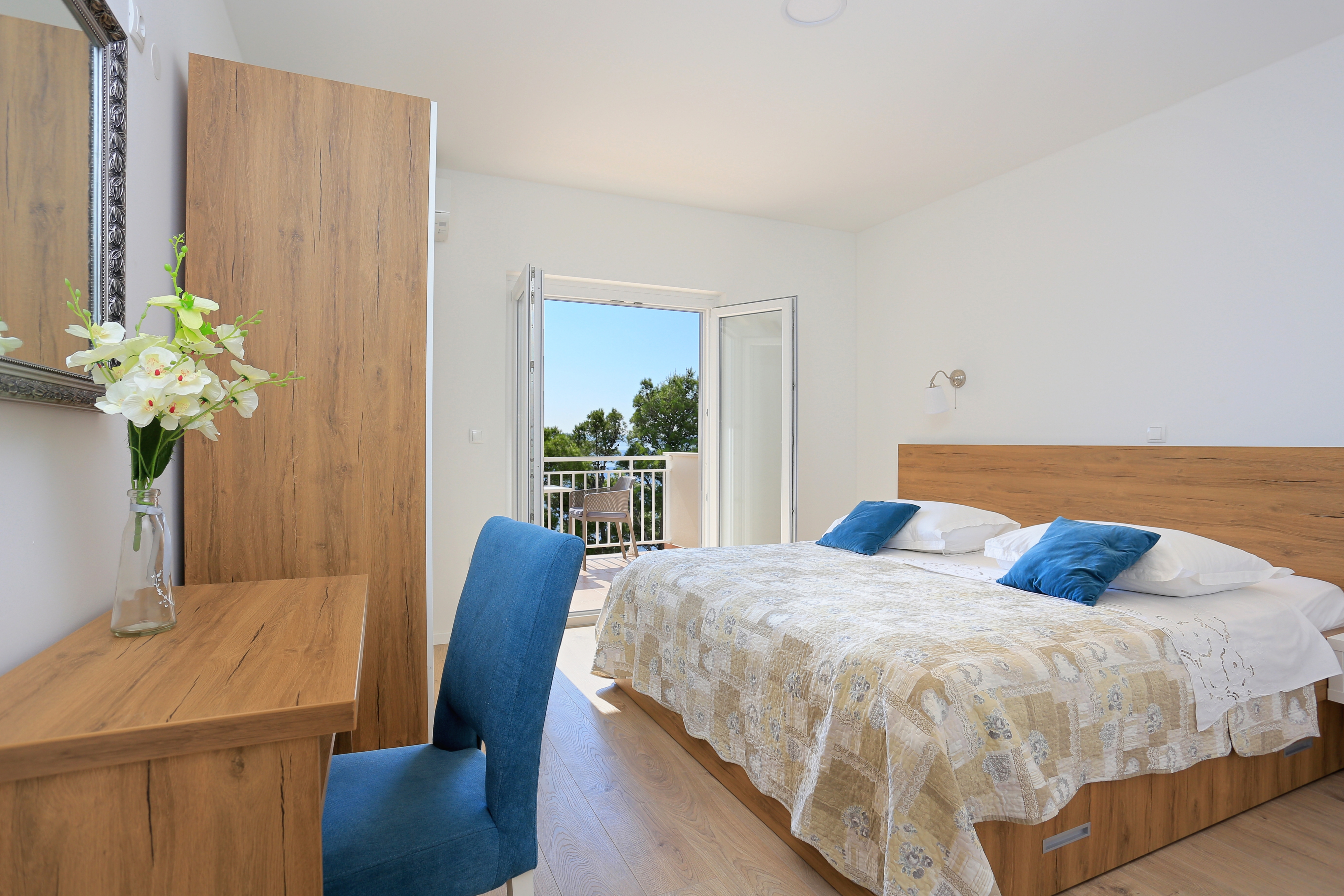 Two bedroom apartment with terrace and sea view Brela, Makarska  A-c