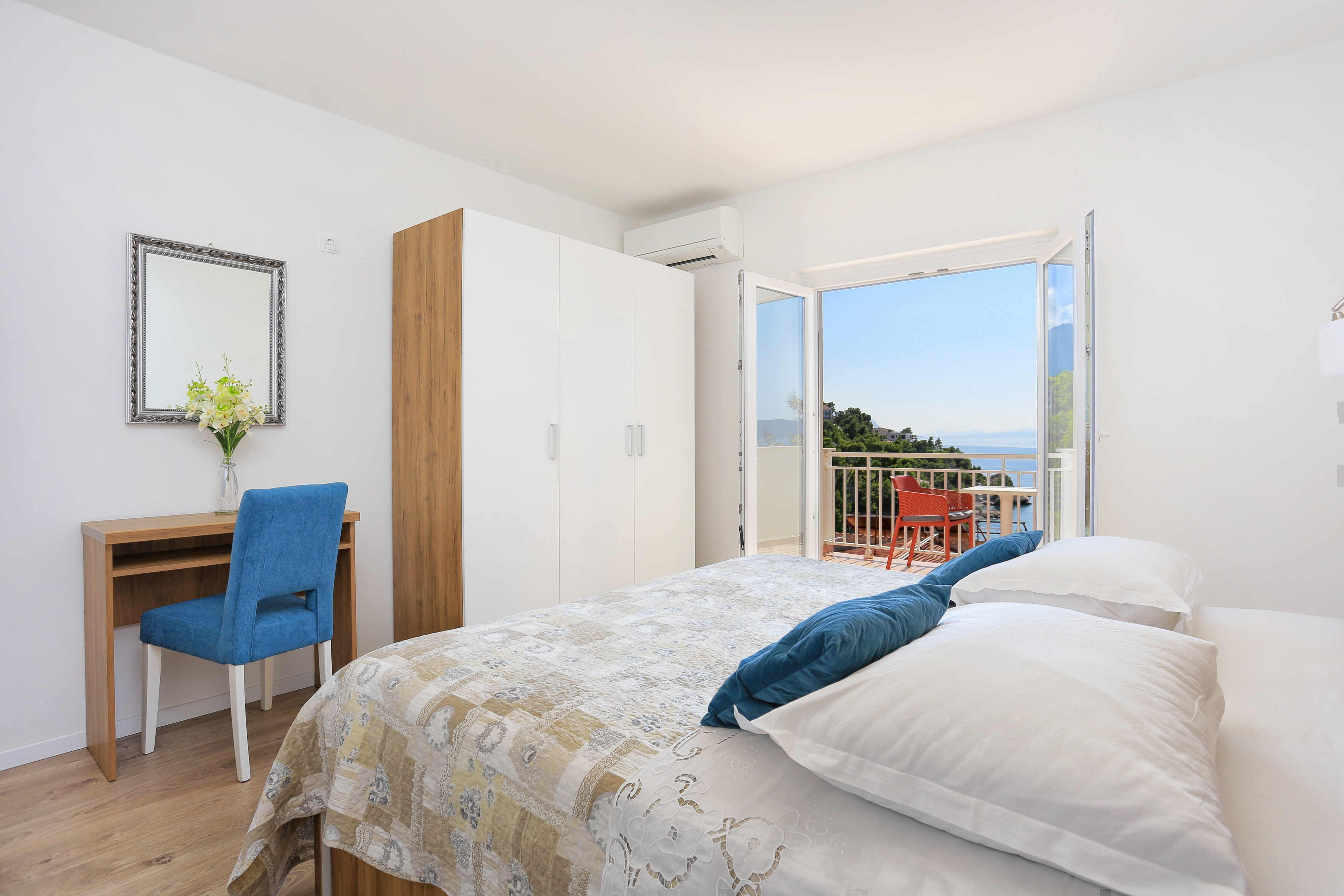 Two bedroom apartment with terrace and sea view Brela, Makarska  A-c