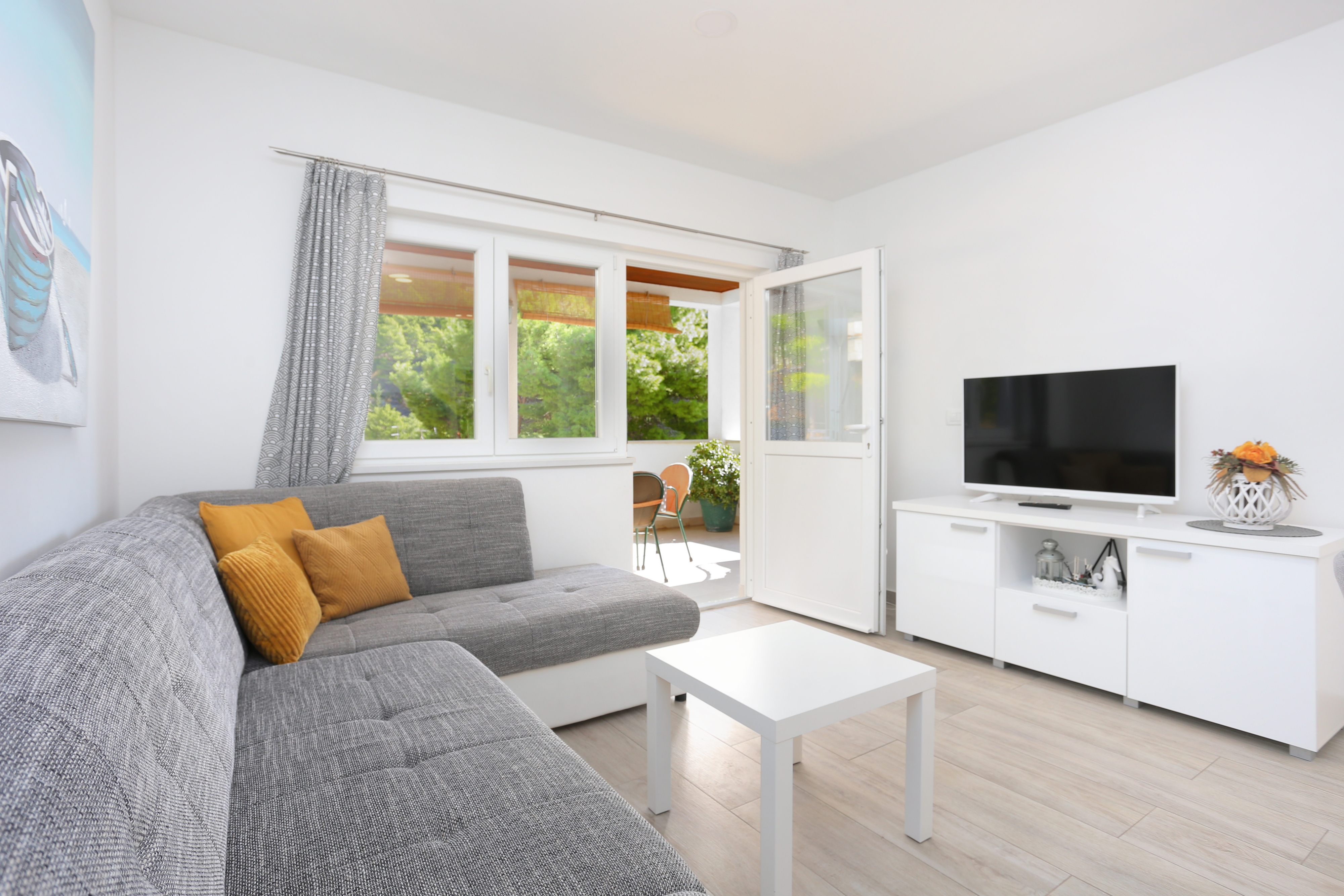 Two bedroom apartment with terrace and sea view Brela, Makarska (A-6688-c) Two bedroom apartment with terrace and sea view Brela, Makarska (A-6688-c)