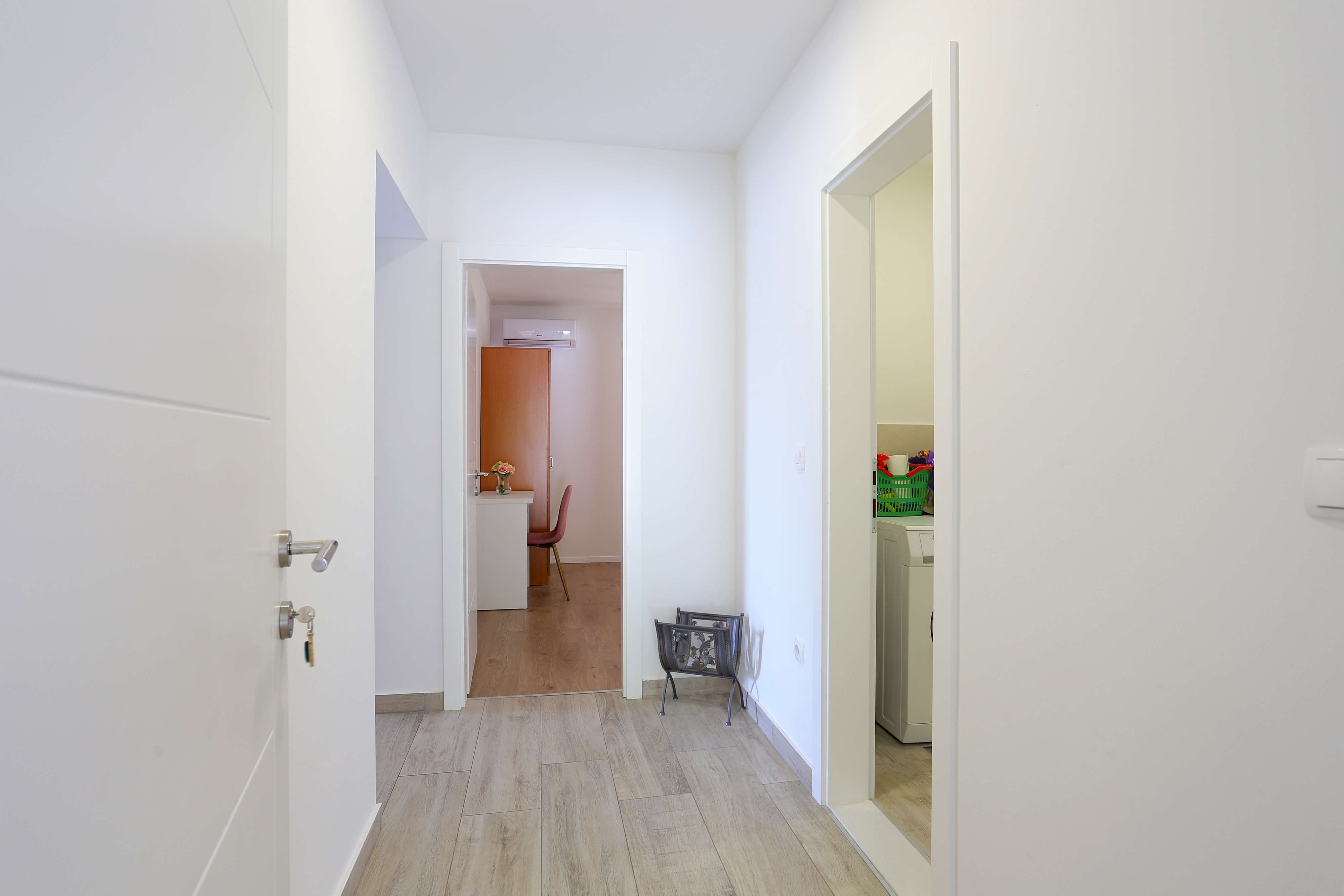 Two bedroom apartment with terrace and sea view Brela, Makarska  A-d