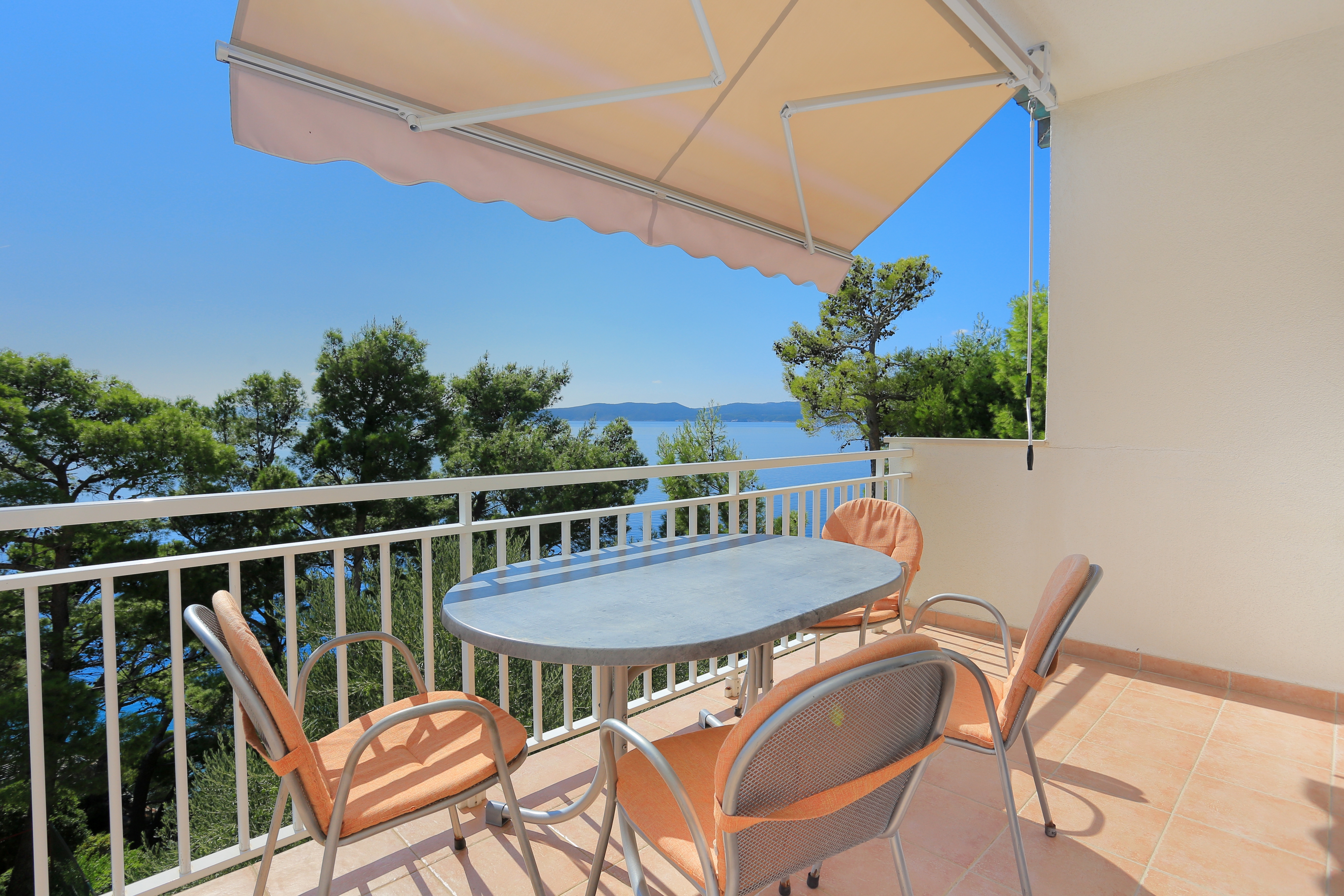 Two bedroom apartment with terrace and sea view Brela, Makarska (A-6688-d)