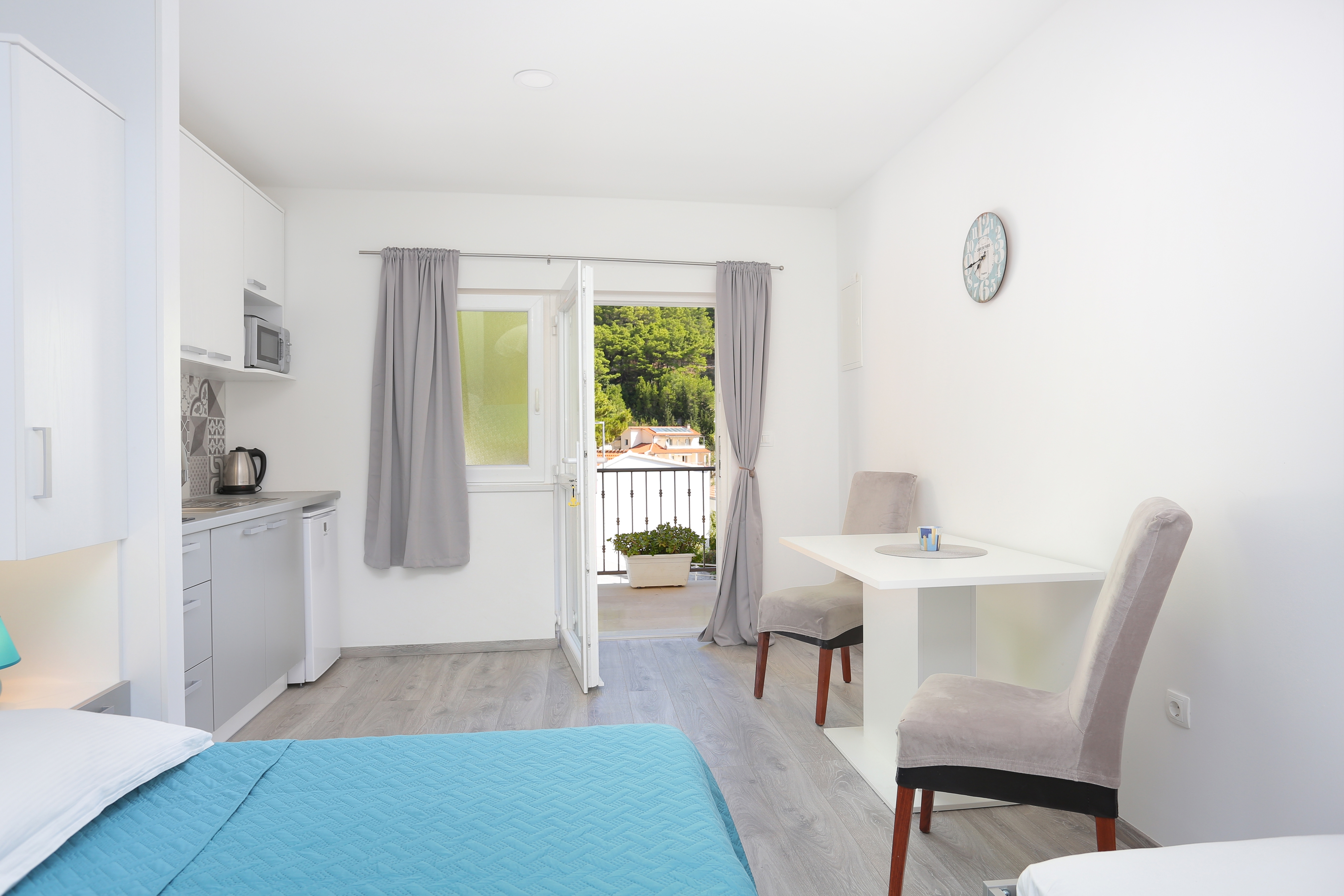 Studio flat with terrace and sea view Brela, Makarska (AS-6688-a)