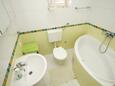 Koupelna 1 Makarska, Koupelna 1 v ubytování typu apartment, WiFi.