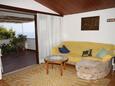 Makarska, Woonkamer in the apartment, air condition available en WiFi.