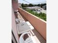 Makarska, Balcony in the studio-apartment, with a sea view, (pet friendly) and WiFi.