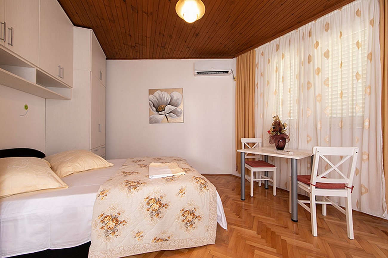 One bedroom apartment with balcony and sea view Tučepi, Makarska  A-a