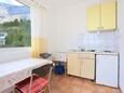 Tučepi, Kitchen in the studio-apartment, (pet friendly) and WiFi.